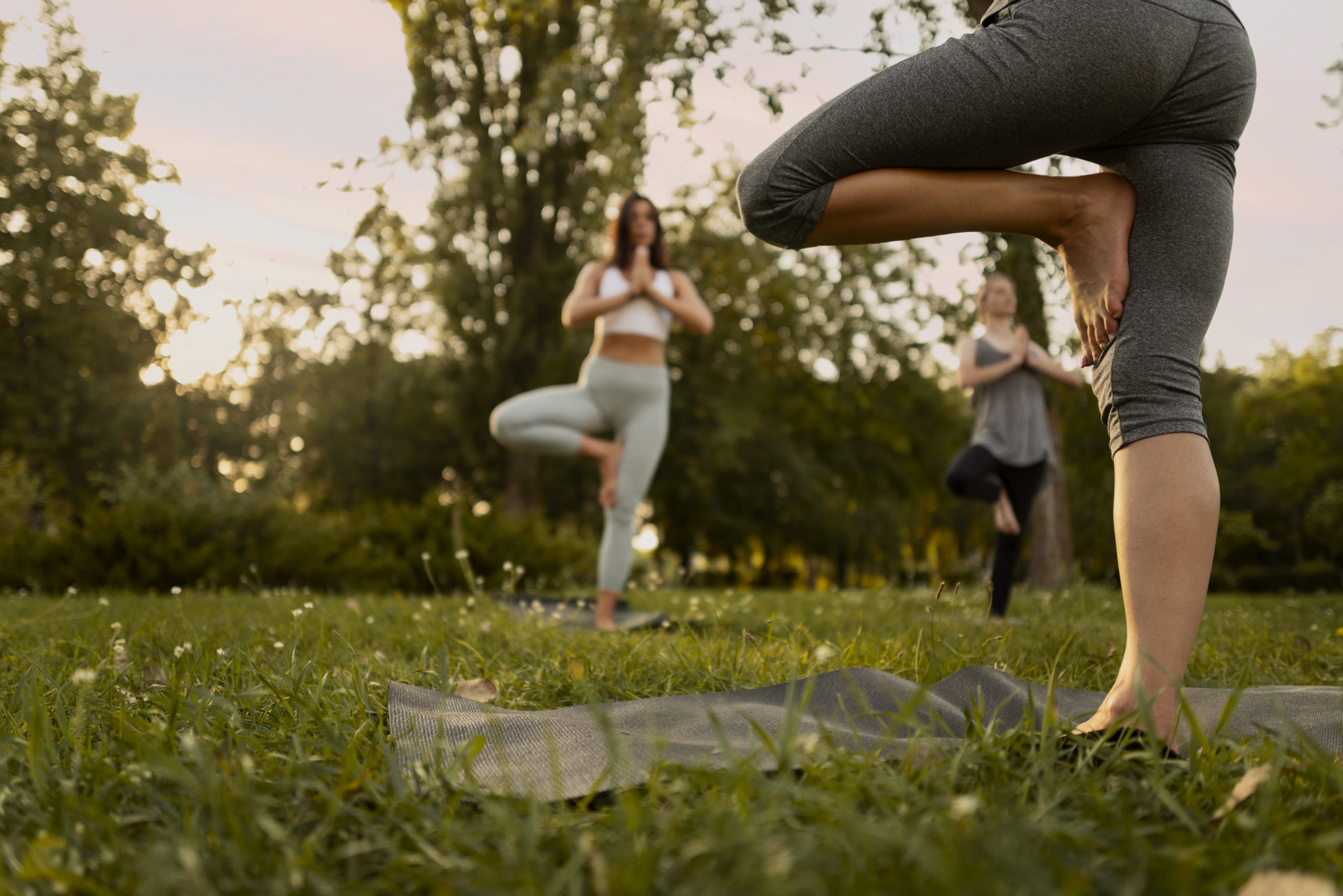 Cours de yoga à domicile | Individuel ou petit groupe | YocoYoco